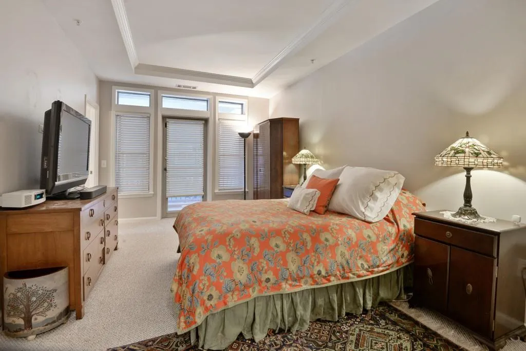 3334 Peachtree Road Ne Unit 109, Atlanta, Georgia 30326, 3 Bedrooms Bedrooms, ,2 BathroomsBathrooms,Residential,For Sale,3334 Peachtree Road Ne Unit 109,7615242