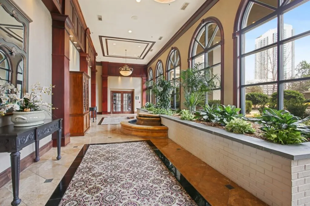 3334 Peachtree Road Ne Unit 109, Atlanta, Georgia 30326, 3 Bedrooms Bedrooms, ,2 BathroomsBathrooms,Residential,For Sale,3334 Peachtree Road Ne Unit 109,7615242