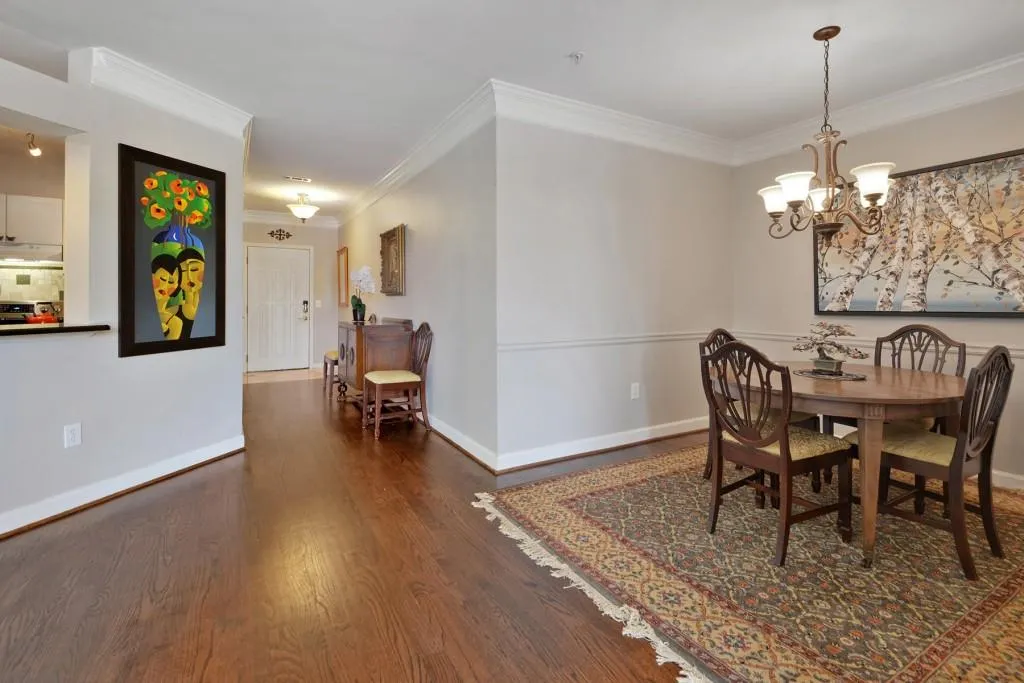 3334 Peachtree Road Ne Unit 109, Atlanta, Georgia 30326, 3 Bedrooms Bedrooms, ,2 BathroomsBathrooms,Residential,For Sale,3334 Peachtree Road Ne Unit 109,7615242