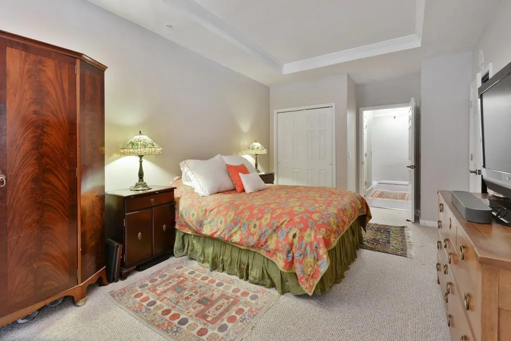 3334 Peachtree Road Ne Unit 109, Atlanta, Georgia 30326, 3 Bedrooms Bedrooms, ,2 BathroomsBathrooms,Residential,For Sale,3334 Peachtree Road Ne Unit 109,7615242