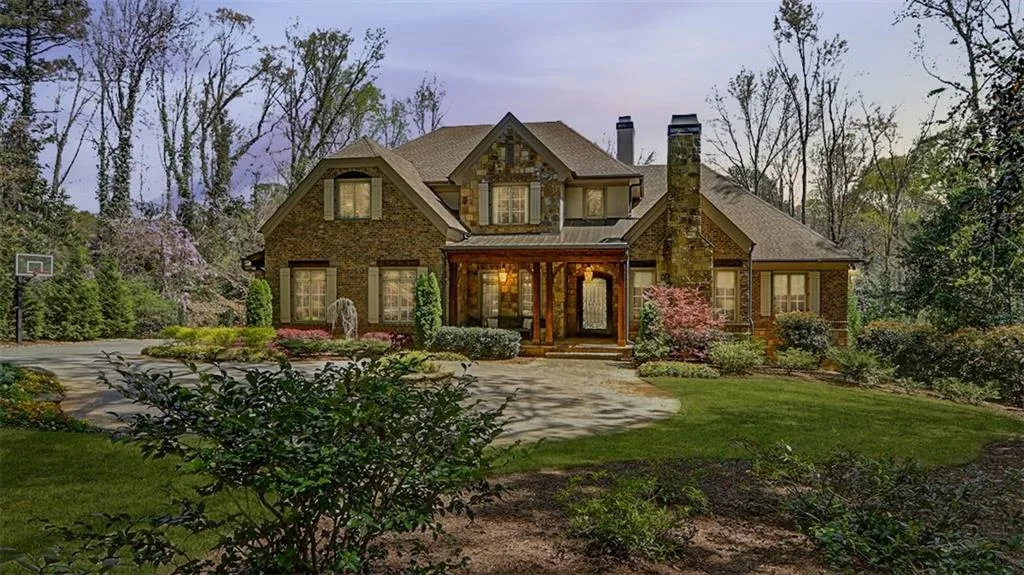 5265 Peachtree Dunwoody Road, Atlanta, Georgia 30342, 6 Bedrooms Bedrooms, ,7 BathroomsBathrooms,Residential,Sold,5265 Peachtree Dunwoody Road,6867719