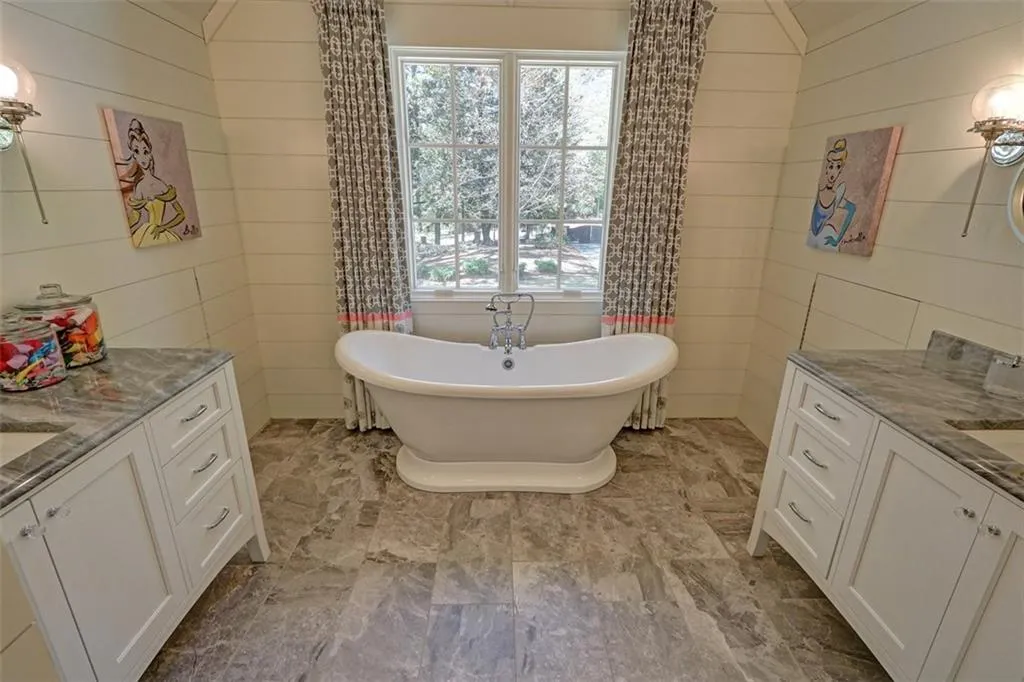 5265 Peachtree Dunwoody Road, Atlanta, Georgia 30342, 6 Bedrooms Bedrooms, ,7 BathroomsBathrooms,Residential,Sold,5265 Peachtree Dunwoody Road,6867719