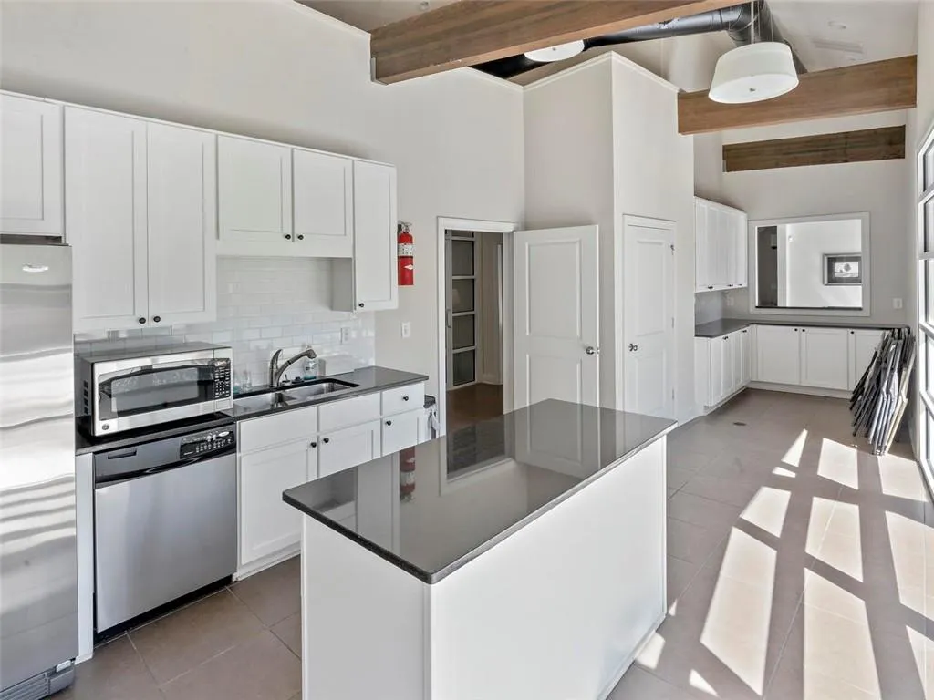 5569 High Point Road, Atlanta, Georgia 30342, 4 Bedrooms Bedrooms, ,3 BathroomsBathrooms,Residential,Sold,5569 High Point Road,6626390