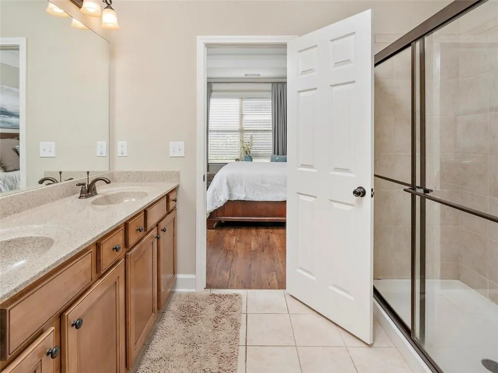 5569 High Point Road, Atlanta, Georgia 30342, 4 Bedrooms Bedrooms, ,3 BathroomsBathrooms,Residential,Sold,5569 High Point Road,6626390