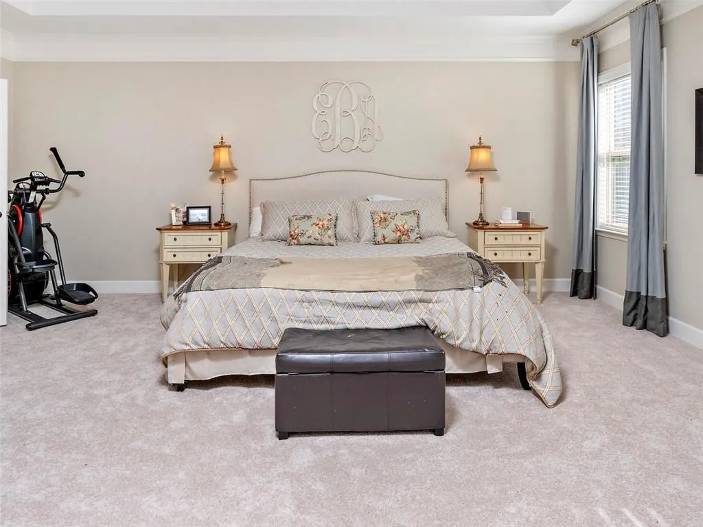 5569 High Point Road, Atlanta, Georgia 30342, 4 Bedrooms Bedrooms, ,3 BathroomsBathrooms,Residential,Sold,5569 High Point Road,6626390