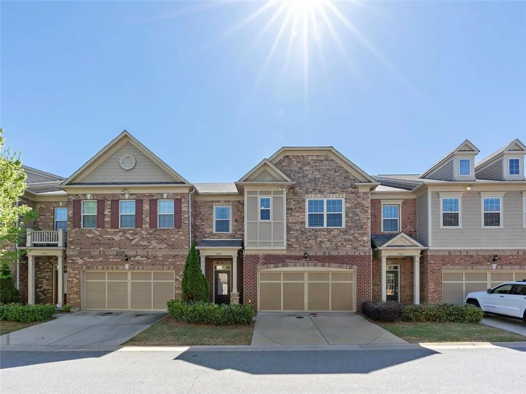 5569 High Point Road, Atlanta, Georgia 30342, 4 Bedrooms Bedrooms, ,3 BathroomsBathrooms,Residential,Sold,5569 High Point Road,6626390