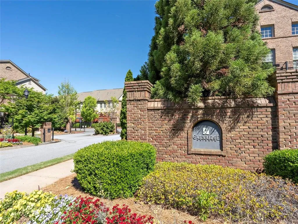 5569 High Point Road, Atlanta, Georgia 30342, 4 Bedrooms Bedrooms, ,3 BathroomsBathrooms,Residential,Sold,5569 High Point Road,6626390