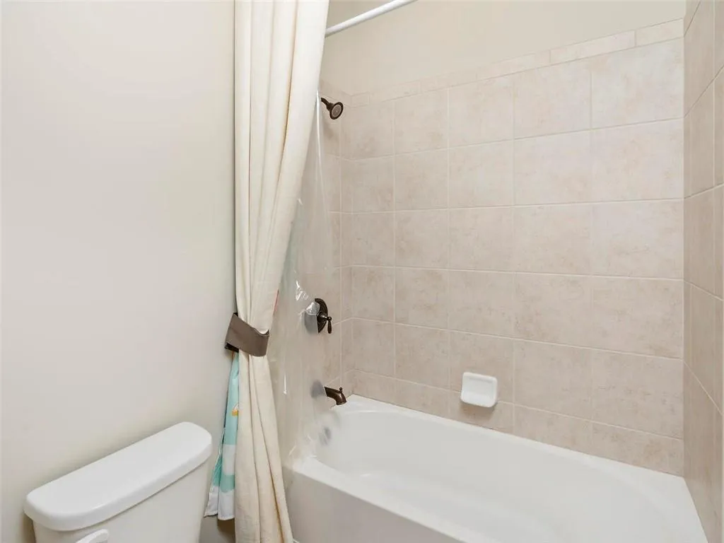 5569 High Point Road, Atlanta, Georgia 30342, 4 Bedrooms Bedrooms, ,3 BathroomsBathrooms,Residential,Sold,5569 High Point Road,6626390