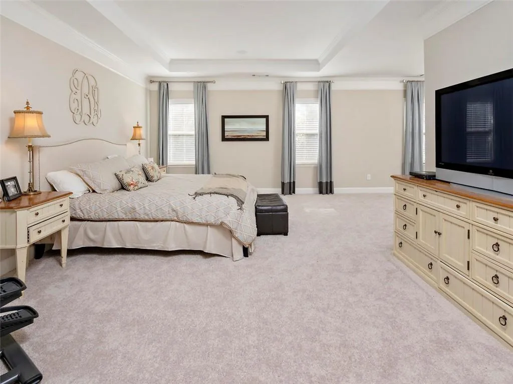 5569 High Point Road, Atlanta, Georgia 30342, 4 Bedrooms Bedrooms, ,3 BathroomsBathrooms,Residential,Sold,5569 High Point Road,6626390