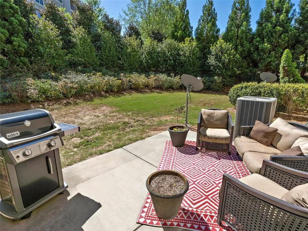 5569 High Point Road, Atlanta, Georgia 30342, 4 Bedrooms Bedrooms, ,3 BathroomsBathrooms,Residential,Sold,5569 High Point Road,6626390