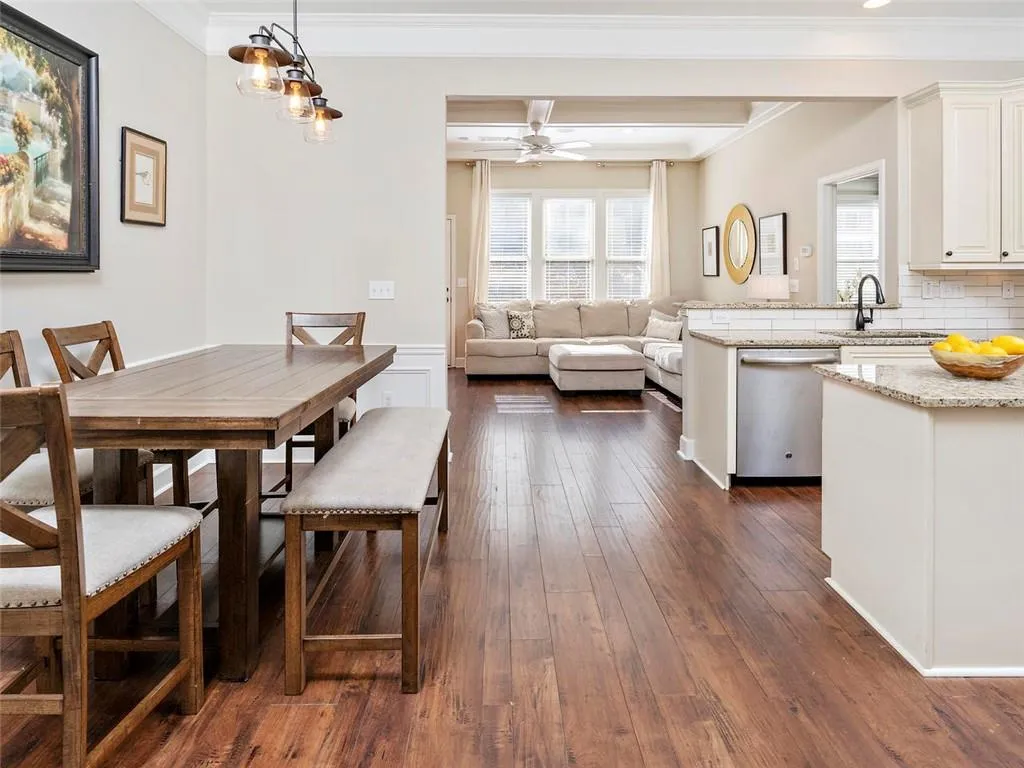 5569 High Point Road, Atlanta, Georgia 30342, 4 Bedrooms Bedrooms, ,3 BathroomsBathrooms,Residential,Sold,5569 High Point Road,6626390