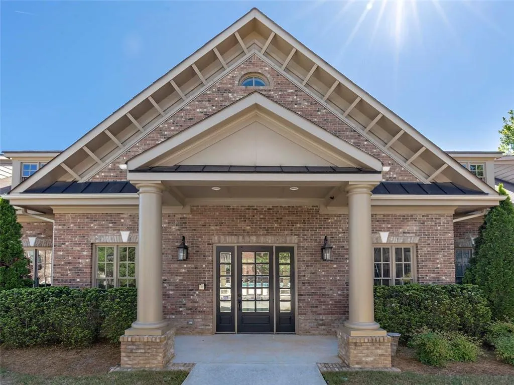 5569 High Point Road, Atlanta, Georgia 30342, 4 Bedrooms Bedrooms, ,3 BathroomsBathrooms,Residential,Sold,5569 High Point Road,6626390