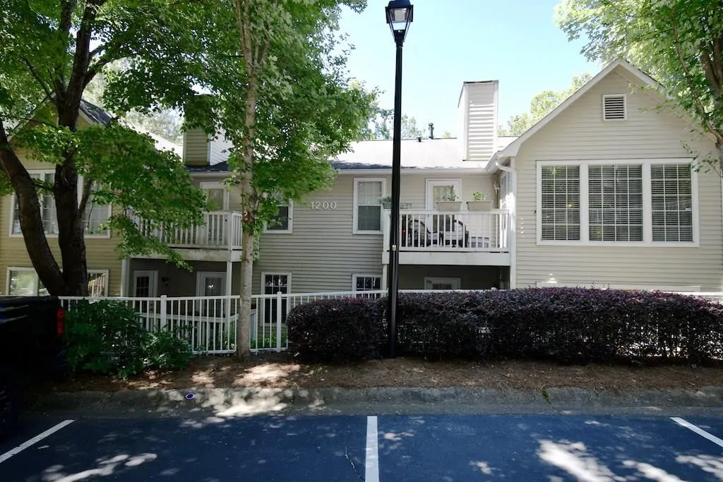 1207 Gettysburg Place, Sandy Springs, Georgia 30350, 2 Bedrooms Bedrooms, ,2 BathroomsBathrooms,Residential,Sold,1207 Gettysburg Place,6022505