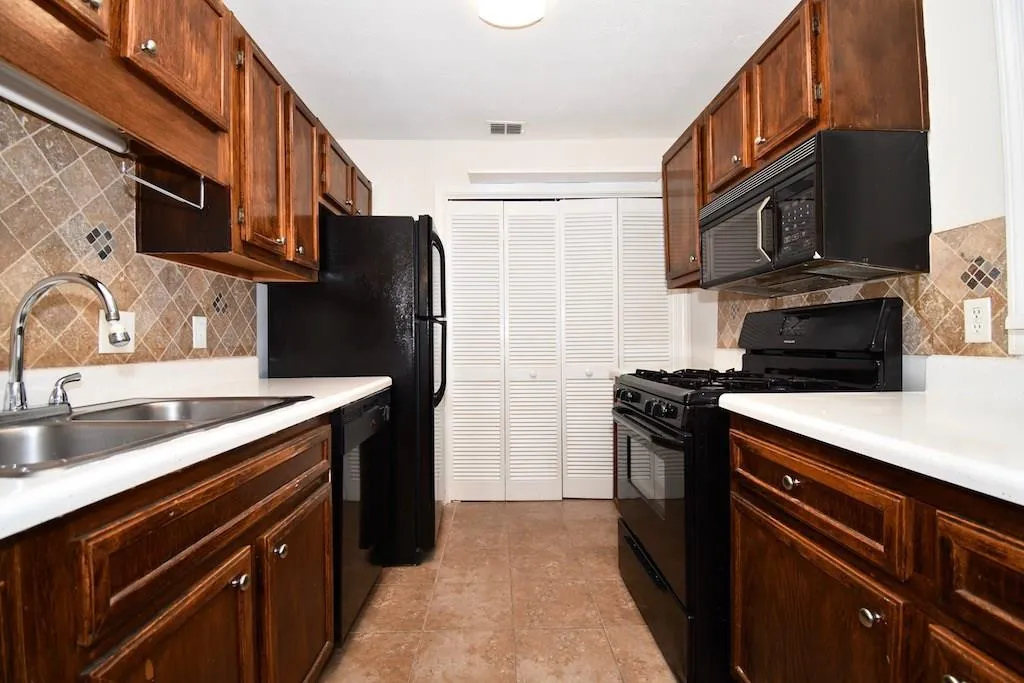 1207 Gettysburg Place, Sandy Springs, Georgia 30350, 2 Bedrooms Bedrooms, ,2 BathroomsBathrooms,Residential,Sold,1207 Gettysburg Place,6022505