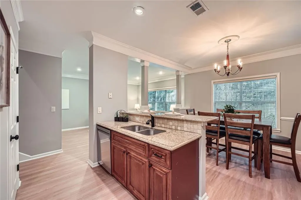 2700 Pine Tree Rd, NE #4003 - Web Quality - 009 - 09 Kitchen.jpg