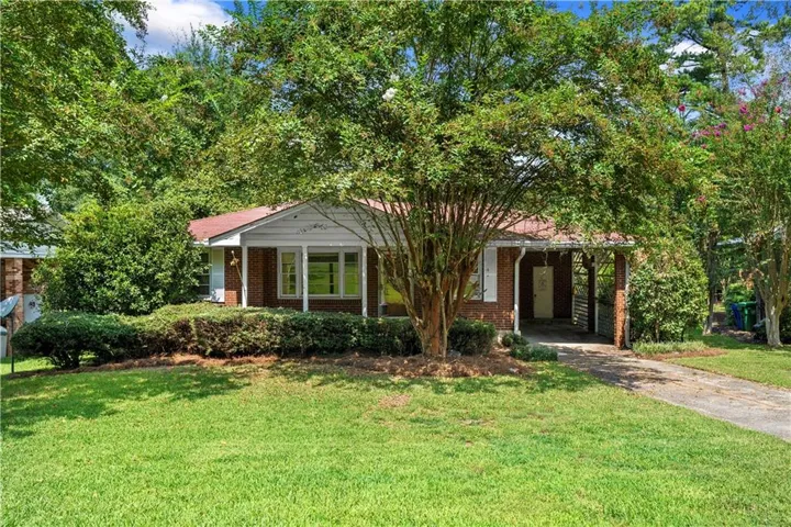 2592 Woodridge Drive, Decatur, Georgia 30033