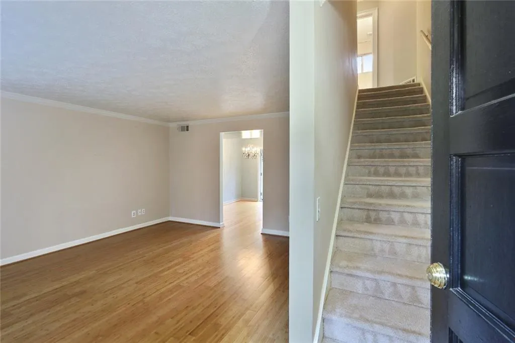 100 Biscayne Drive Nw Unit B2, Atlanta, Georgia 30309, 2 Bedrooms Bedrooms, ,1 BathroomBathrooms,Residential,Sold,100 Biscayne Drive Nw Unit B2,5767394
