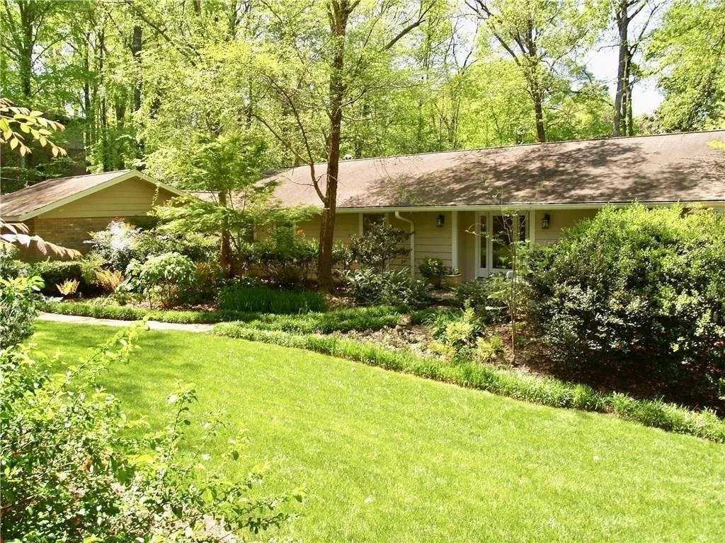 4830 Longchamps Drive, Sandy Springs, Georgia 30319, 5 Bedrooms Bedrooms, ,3 BathroomsBathrooms,Residential,Sold,4830 Longchamps Drive,6029014