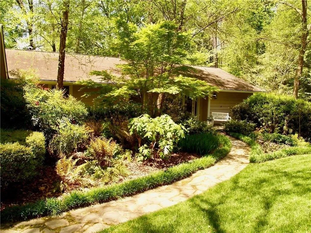 4830 Longchamps Drive, Sandy Springs, Georgia 30319, 5 Bedrooms Bedrooms, ,3 BathroomsBathrooms,Residential,Sold,4830 Longchamps Drive,6029014