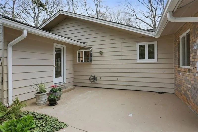 4830 Longchamps Drive, Sandy Springs, Georgia 30319, 5 Bedrooms Bedrooms, ,3 BathroomsBathrooms,Residential,Sold,4830 Longchamps Drive,6029014