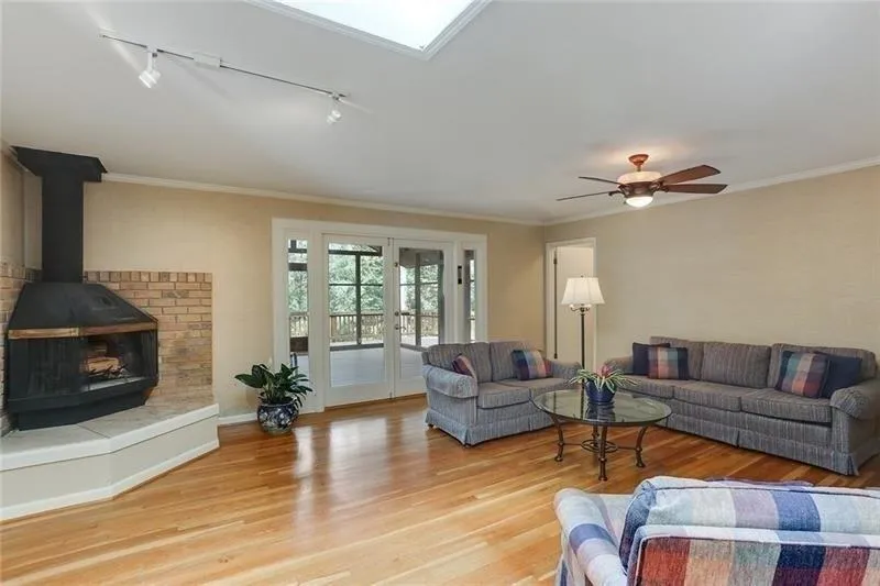 4830 Longchamps Drive, Sandy Springs, Georgia 30319, 5 Bedrooms Bedrooms, ,3 BathroomsBathrooms,Residential,Sold,4830 Longchamps Drive,6029014