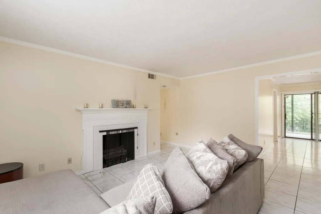 325 Winding River Drive Unit C, Atlanta, Georgia 30350, 2 Bedrooms Bedrooms, ,2 BathroomsBathrooms,Residential,Sold,325 Winding River Drive Unit C,6772377