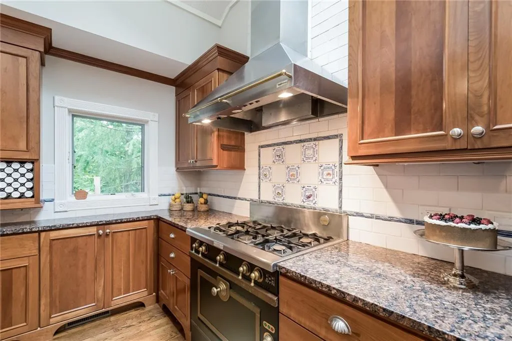 7940 Innsbruck Drive, Sandy Springs, Georgia 30350, 4 Bedrooms Bedrooms, ,3 BathroomsBathrooms,Residential,Sold,7940 Innsbruck Drive,6069871