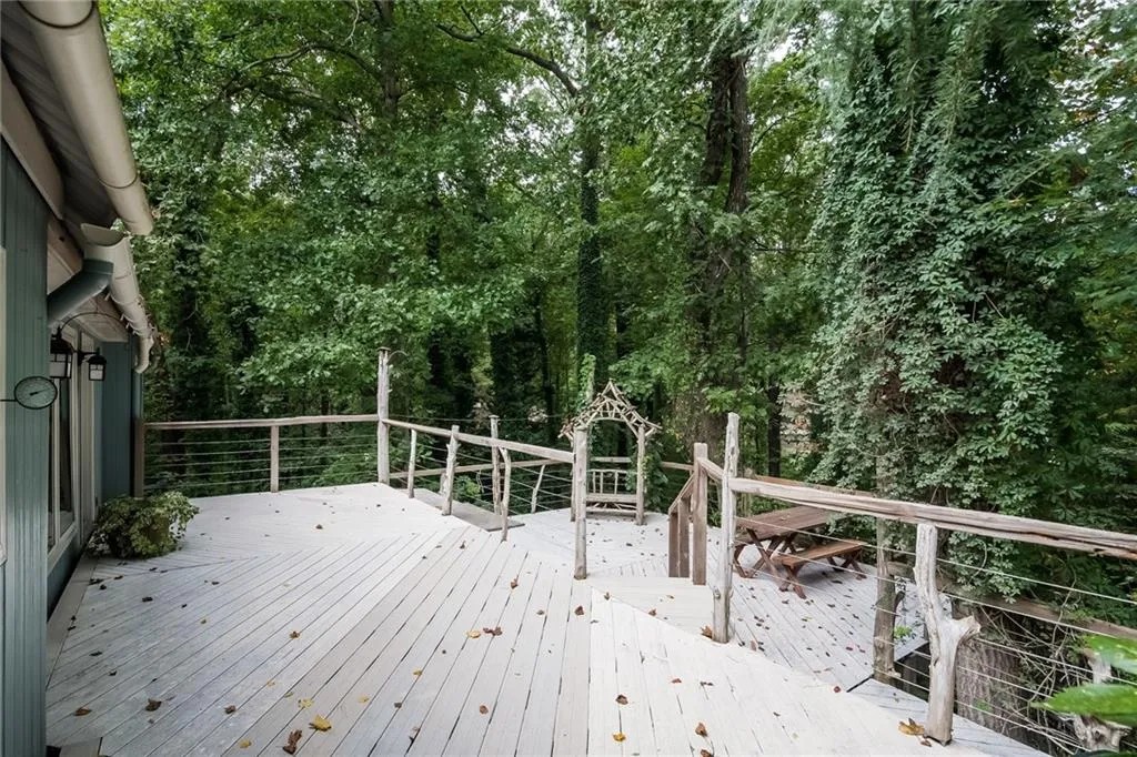 7940 Innsbruck Drive, Sandy Springs, Georgia 30350, 4 Bedrooms Bedrooms, ,3 BathroomsBathrooms,Residential,Sold,7940 Innsbruck Drive,6069871