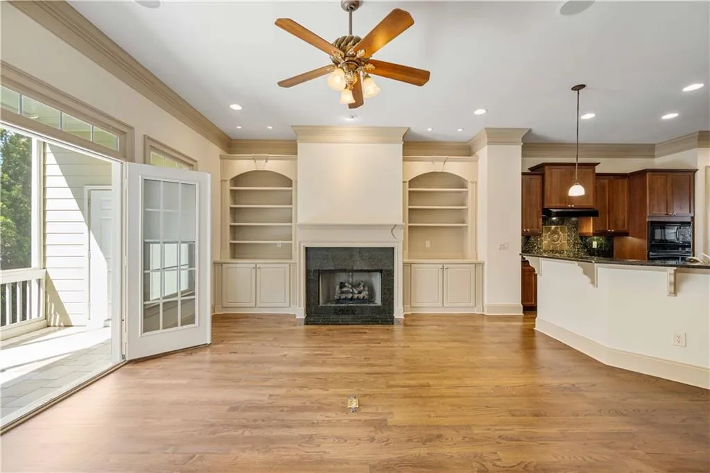 Light and bright space just waiting for your touch!