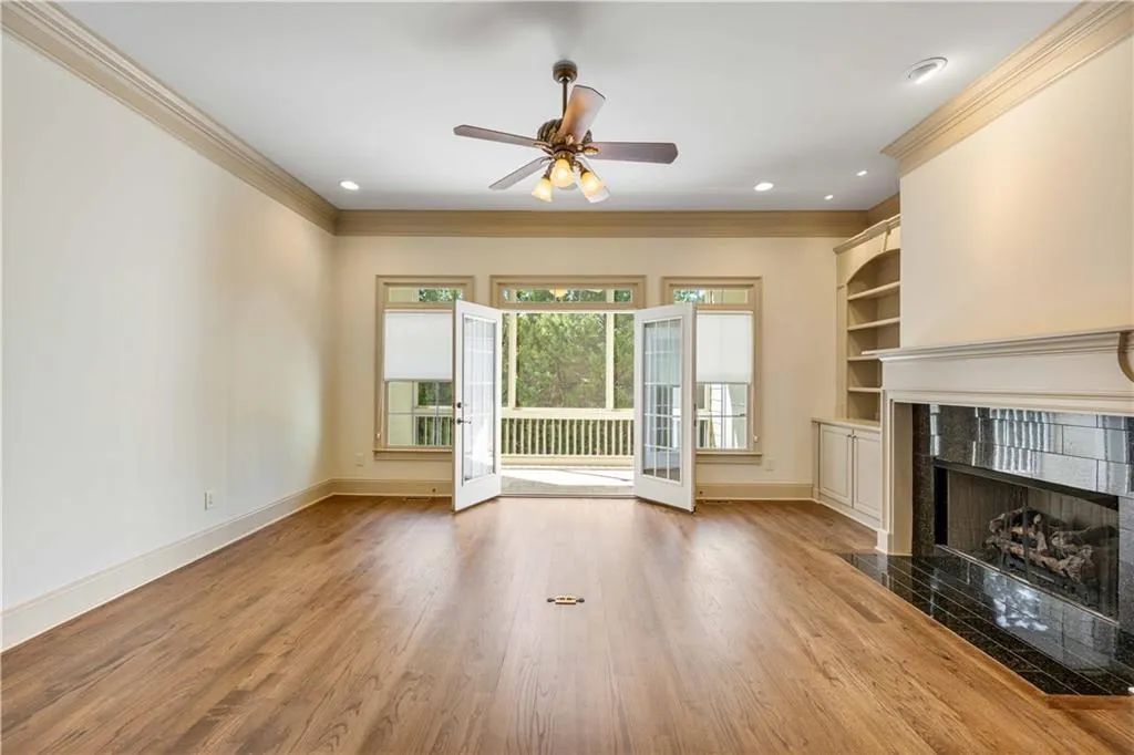 961 Persimmon Point, Atlanta, Georgia 30328, 3 Bedrooms Bedrooms, ,3 BathroomsBathrooms,Residential,Sold,961 Persimmon Point,7537407