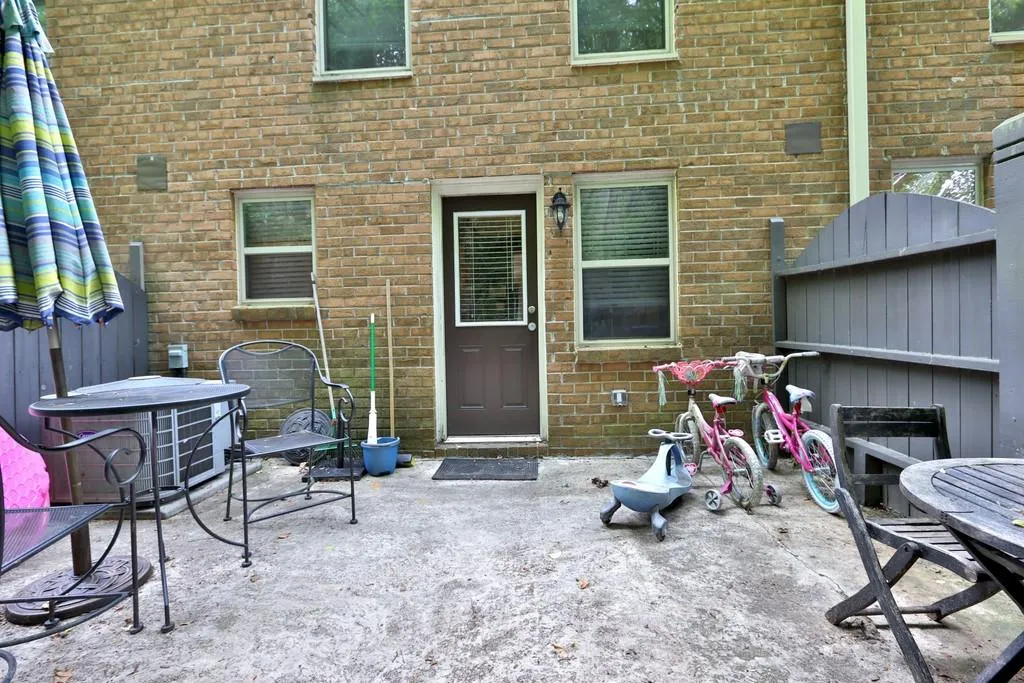 255 Winding River Drive Ne Unit C, Atlanta, Georgia 30350, 2 Bedrooms Bedrooms, ,1 BathroomBathrooms,Residential,Sold,255 Winding River Drive Ne Unit C,6722660