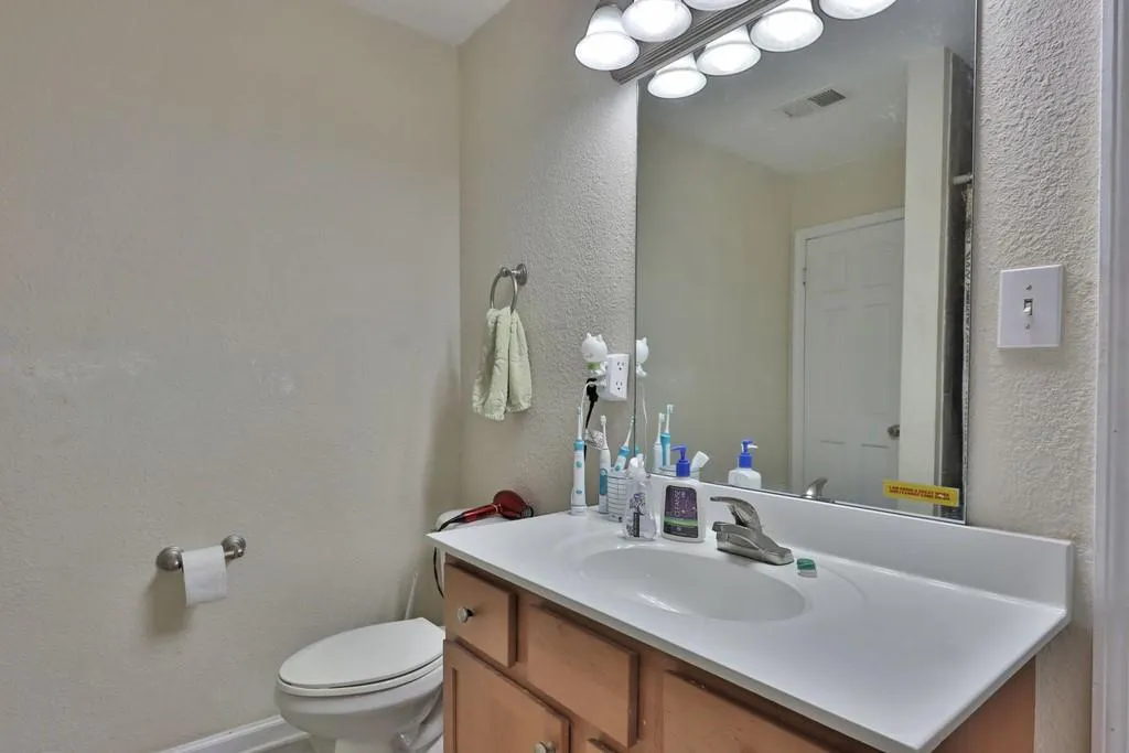 255 Winding River Drive Ne Unit C, Atlanta, Georgia 30350, 2 Bedrooms Bedrooms, ,1 BathroomBathrooms,Residential,Sold,255 Winding River Drive Ne Unit C,6722660