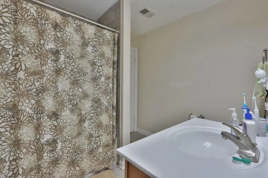 255 Winding River Drive Ne Unit C, Atlanta, Georgia 30350, 2 Bedrooms Bedrooms, ,1 BathroomBathrooms,Residential,Sold,255 Winding River Drive Ne Unit C,6722660