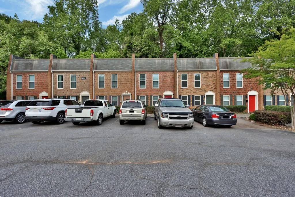 255 Winding River Drive Ne Unit C, Atlanta, Georgia 30350, 2 Bedrooms Bedrooms, ,1 BathroomBathrooms,Residential,Sold,255 Winding River Drive Ne Unit C,6722660