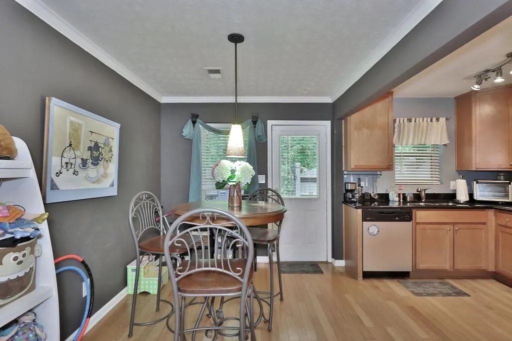 255 Winding River Drive Ne Unit C, Atlanta, Georgia 30350, 2 Bedrooms Bedrooms, ,1 BathroomBathrooms,Residential,Sold,255 Winding River Drive Ne Unit C,6722660