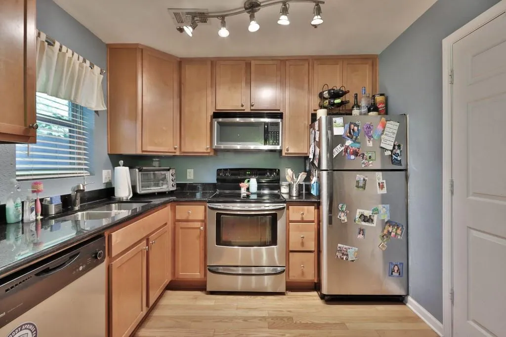 255 Winding River Drive Ne Unit C, Atlanta, Georgia 30350, 2 Bedrooms Bedrooms, ,1 BathroomBathrooms,Residential,Sold,255 Winding River Drive Ne Unit C,6722660