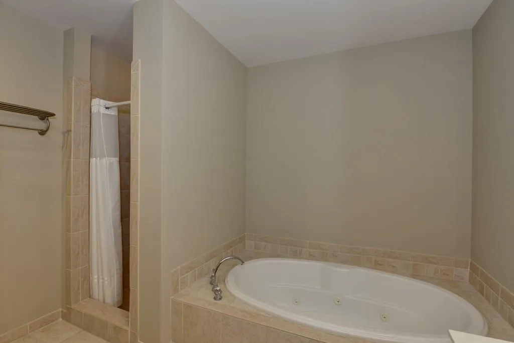 6105 Blue Stone Road Unit 214, Sandy Springs, Georgia 30328, 2 Bedrooms Bedrooms, ,2 BathroomsBathrooms,Residential,Sold,6105 Blue Stone Road Unit 214,5657047