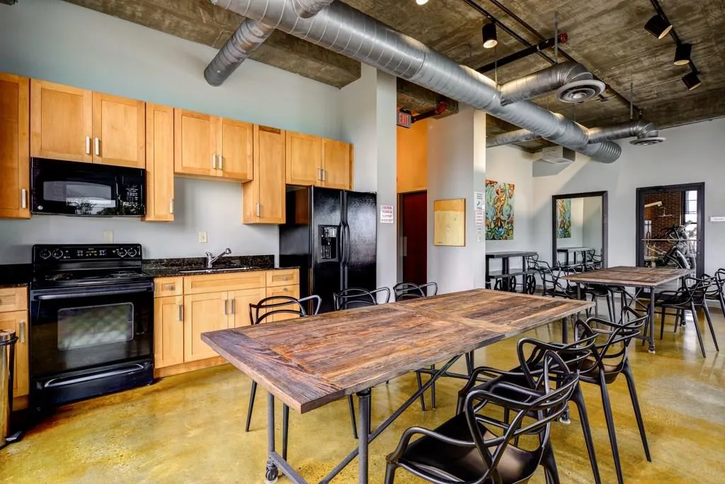 6105 Blue Stone Road Unit 214, Sandy Springs, Georgia 30328, 2 Bedrooms Bedrooms, ,2 BathroomsBathrooms,Residential,Sold,6105 Blue Stone Road Unit 214,5657047