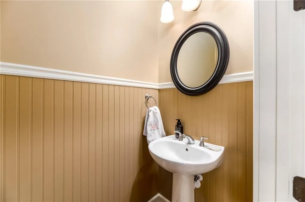 205 Riversgate Drive, Atlanta, Georgia 30339, 3 Bedrooms Bedrooms, ,3 BathroomsBathrooms,Residential,Sold,205 Riversgate Drive,7160068