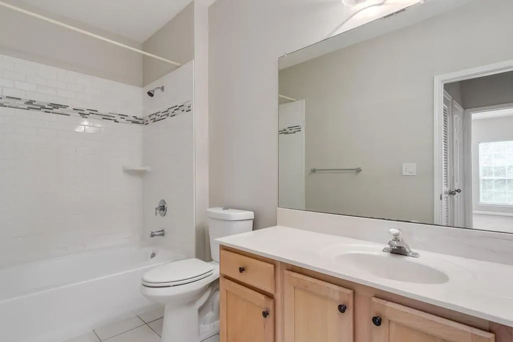 5641 Roswell Road Unit 208, Sandy Springs, Georgia 30342, 1 Bedroom Bedrooms, ,1 BathroomBathrooms,Residential,Sold,5641 Roswell Road Unit 208,6636974