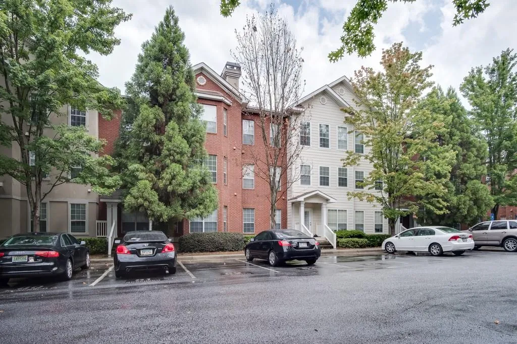 5641 Roswell Road Unit 208, Sandy Springs, Georgia 30342, 1 Bedroom Bedrooms, ,1 BathroomBathrooms,Residential,Sold,5641 Roswell Road Unit 208,6636974
