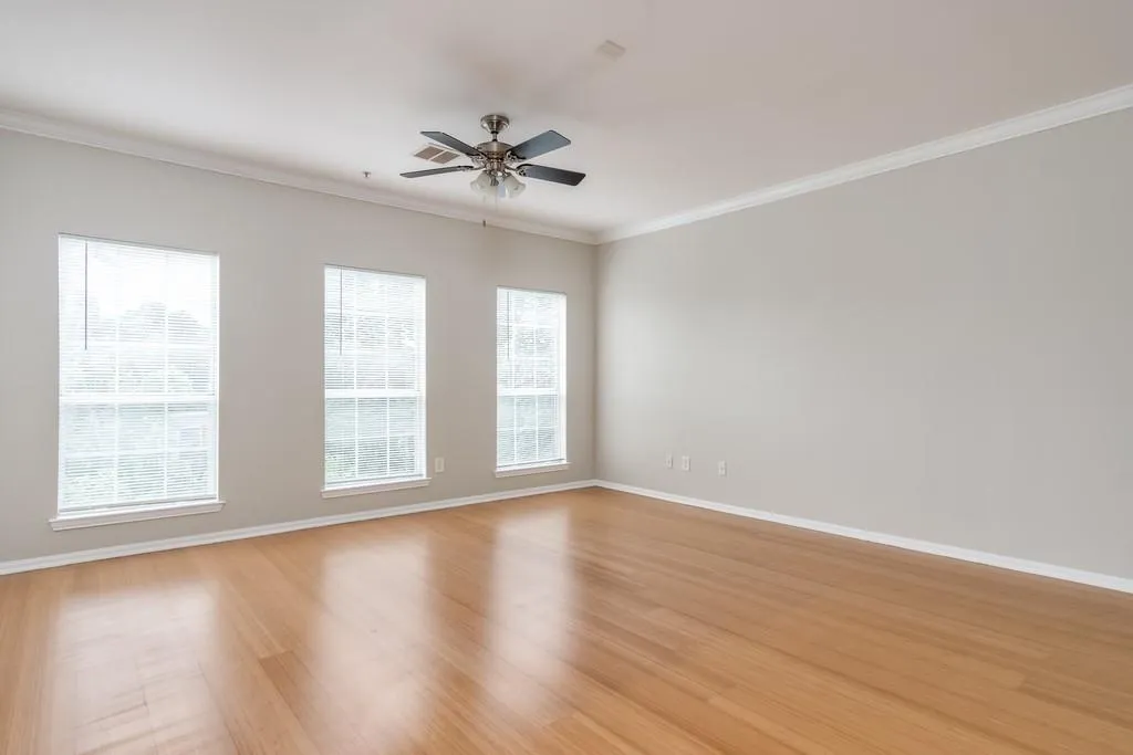 5641 Roswell Road Unit 208, Sandy Springs, Georgia 30342, 1 Bedroom Bedrooms, ,1 BathroomBathrooms,Residential,Sold,5641 Roswell Road Unit 208,6636974