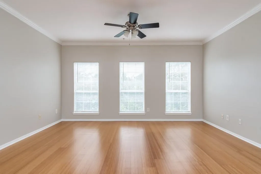 5641 Roswell Road Unit 208, Sandy Springs, Georgia 30342, 1 Bedroom Bedrooms, ,1 BathroomBathrooms,Residential,Sold,5641 Roswell Road Unit 208,6636974