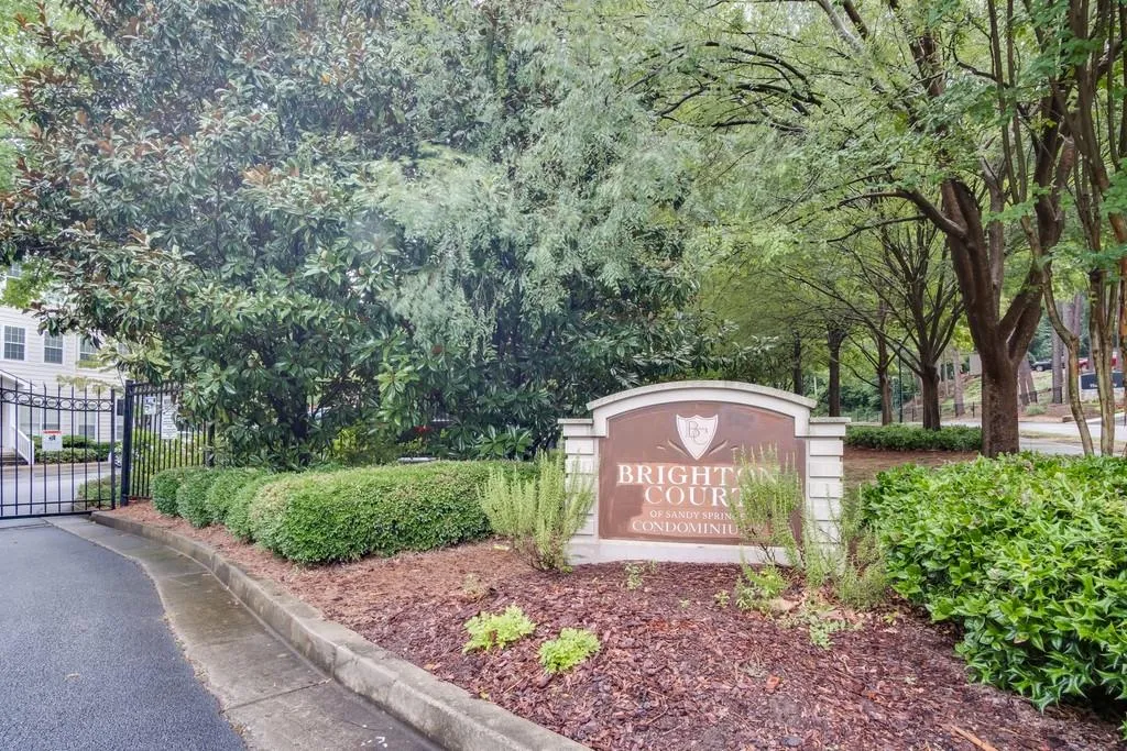 5641 Roswell Road Unit 208, Sandy Springs, Georgia 30342, 1 Bedroom Bedrooms, ,1 BathroomBathrooms,Residential,Sold,5641 Roswell Road Unit 208,6636974