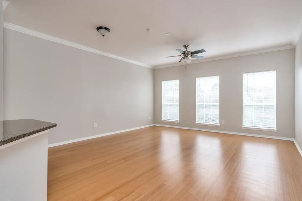 5641 Roswell Road Unit 208, Sandy Springs, Georgia 30342, 1 Bedroom Bedrooms, ,1 BathroomBathrooms,Residential,Sold,5641 Roswell Road Unit 208,6636974