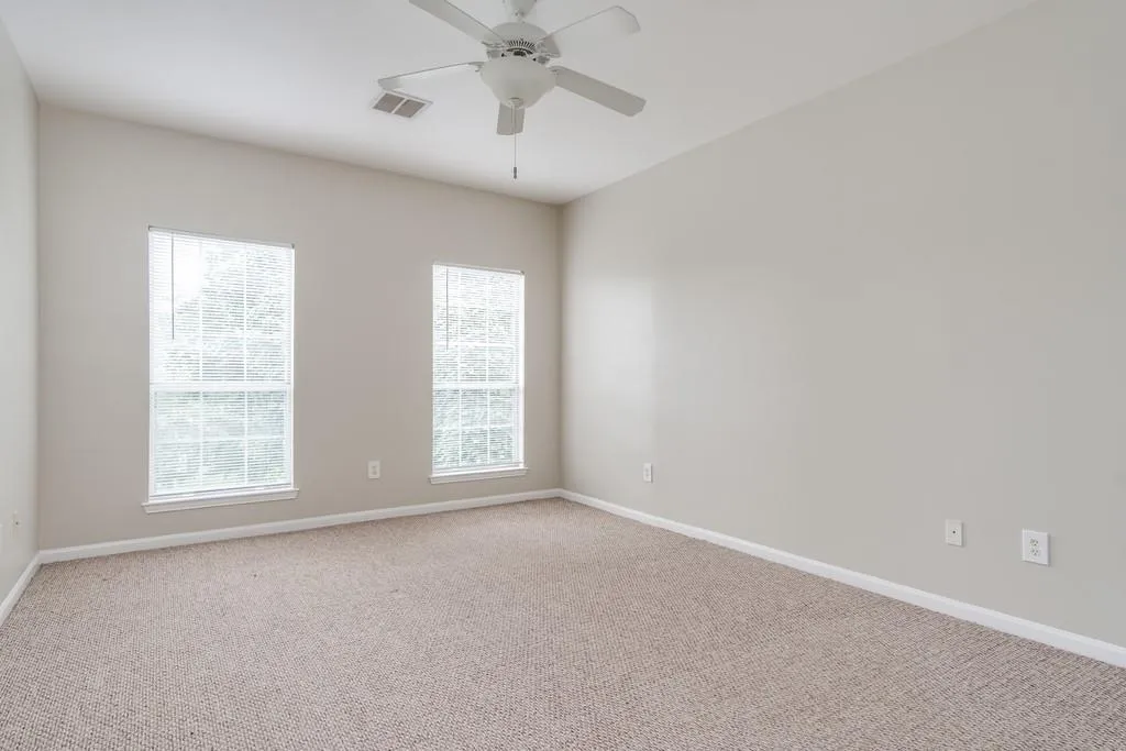 5641 Roswell Road Unit 208, Sandy Springs, Georgia 30342, 1 Bedroom Bedrooms, ,1 BathroomBathrooms,Residential,Sold,5641 Roswell Road Unit 208,6636974