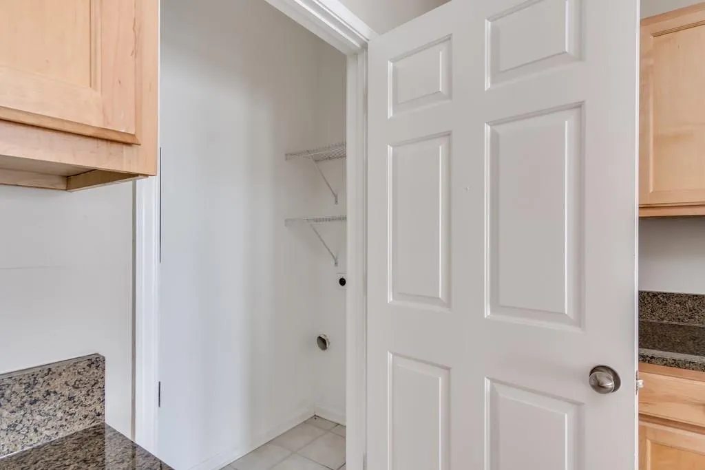 5641 Roswell Road Unit 208, Sandy Springs, Georgia 30342, 1 Bedroom Bedrooms, ,1 BathroomBathrooms,Residential,Sold,5641 Roswell Road Unit 208,6636974
