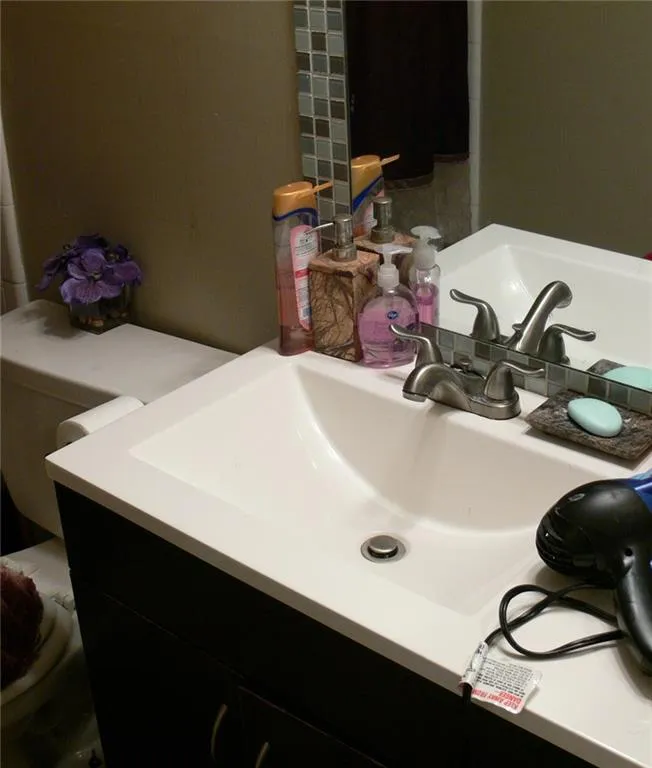 9400 Roberts Drive Unit 7j, Atlanta, Georgia 30350, 2 Bedrooms Bedrooms, ,2 BathroomsBathrooms,Residential,Sold,9400 Roberts Drive Unit 7j,5884863