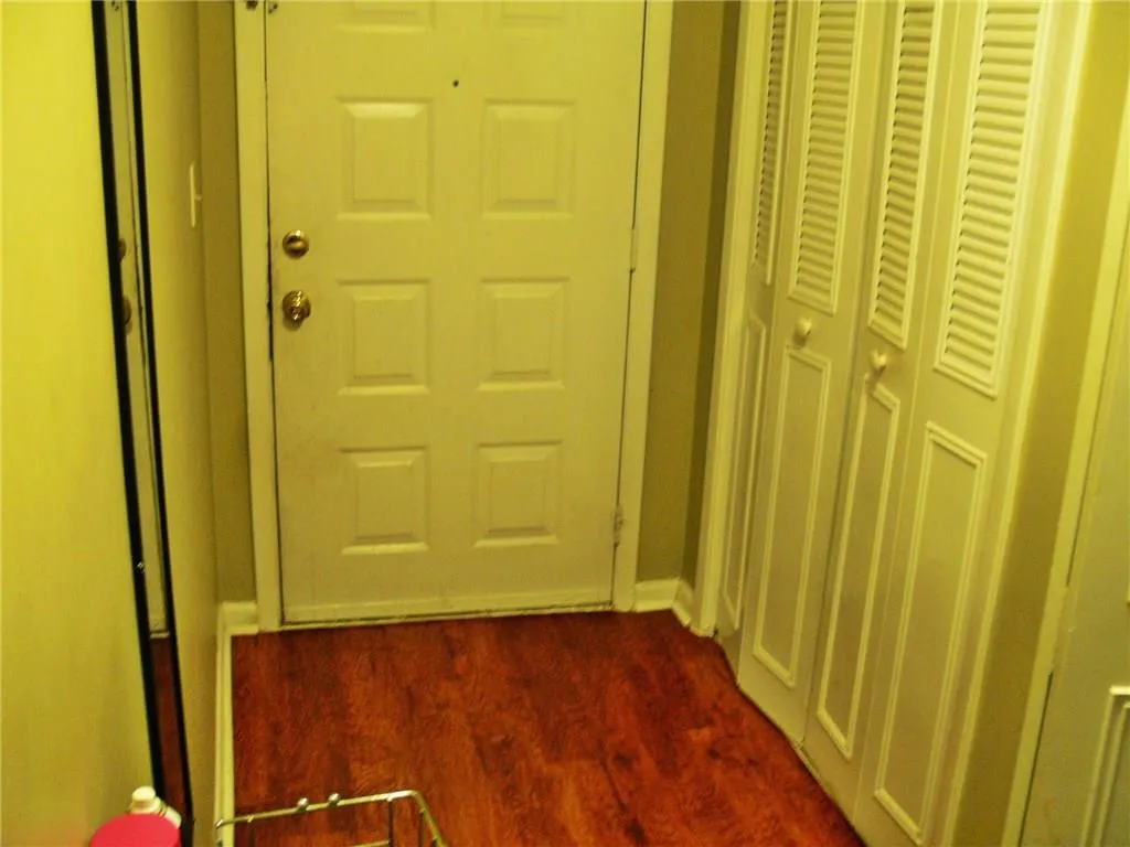 9400 Roberts Drive Unit 7j, Atlanta, Georgia 30350, 2 Bedrooms Bedrooms, ,2 BathroomsBathrooms,Residential,Sold,9400 Roberts Drive Unit 7j,5884863