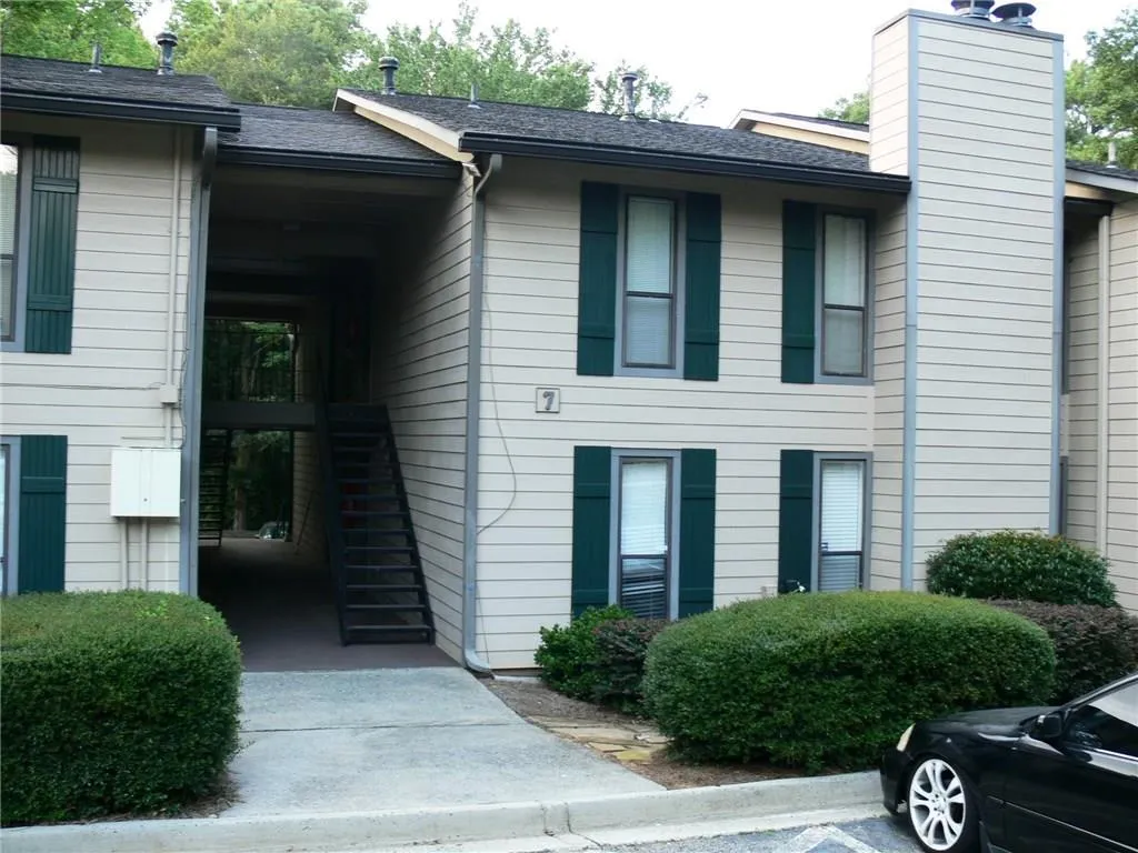 9400 Roberts Drive Unit 7j, Atlanta, Georgia 30350, 2 Bedrooms Bedrooms, ,2 BathroomsBathrooms,Residential,Sold,9400 Roberts Drive Unit 7j,5884863